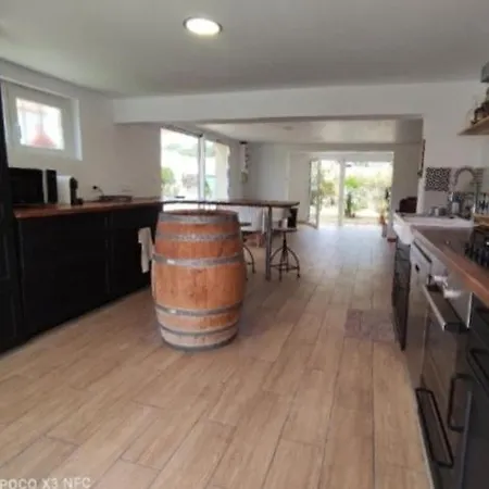 Vakantiehuis Maison Climatisee 8 Couchages Avec Piscine A Notee Superhote *